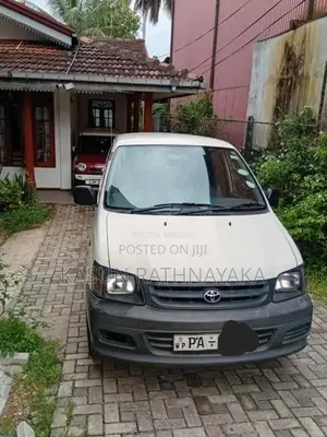 Toyota Noah KR42 2002 Van (Used)