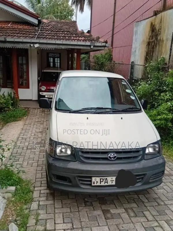 Toyota Noah KR42 2002 Van (Used)