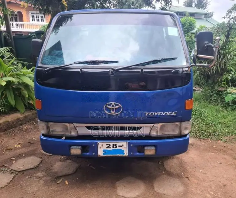 Daihatsu Delta 1980 Crew Cab (Used)