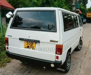 Mitsubishi L300 1989 Van (Used)