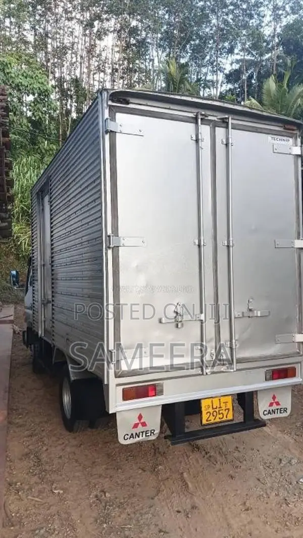 Mitsubishi Canter 2007 Lorry (Used)