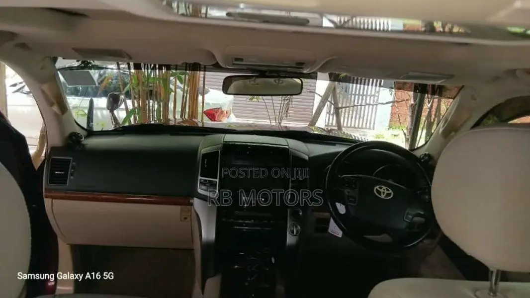 Toyota Land Cruiser V8 VX Parliament 2012 SUV (Used)