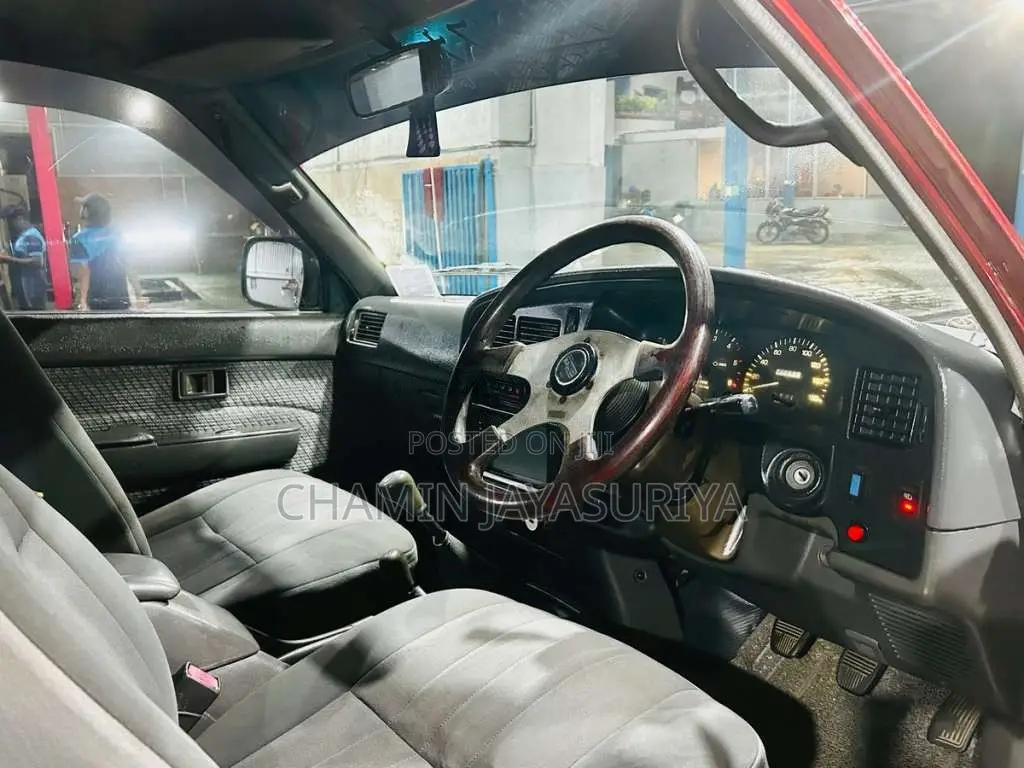 Toyota Hilux 107 1993 Pickup (Used)