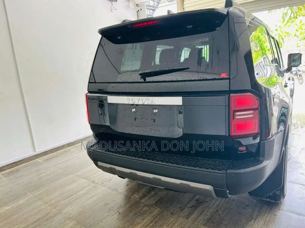 Toyota Land Cruiser 2025 SUV (Used)