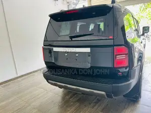 Toyota Land Cruiser 2025 SUV (Used)