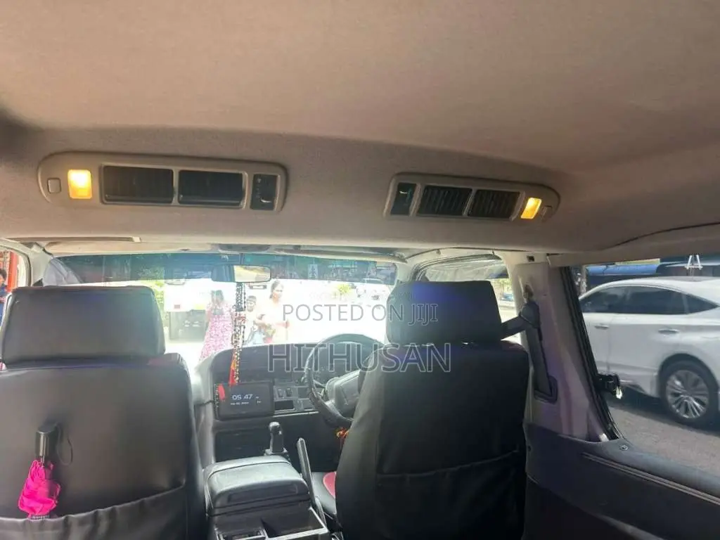 Toyota Dolphin 103 1994 Van (Used)