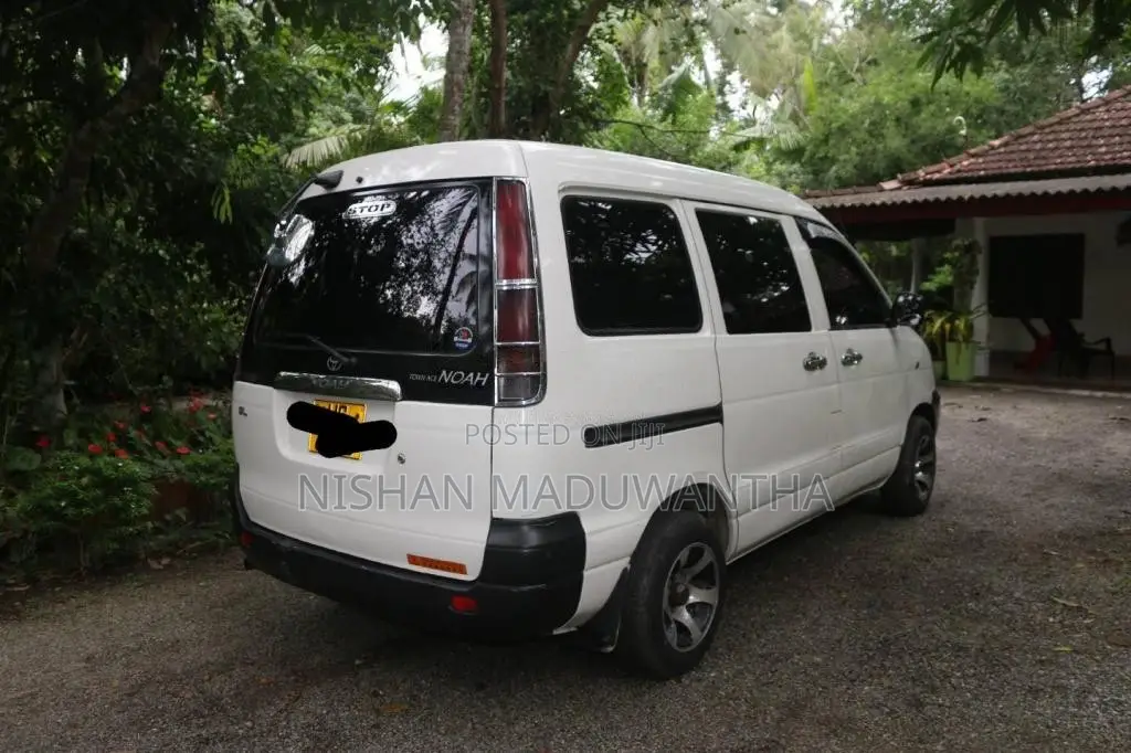 Toyota CR41 2003 Van (Used)