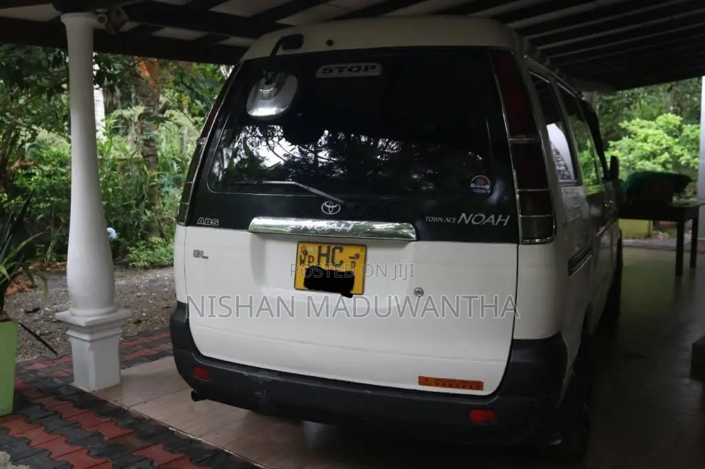 Toyota CR41 2003 Van (Used)