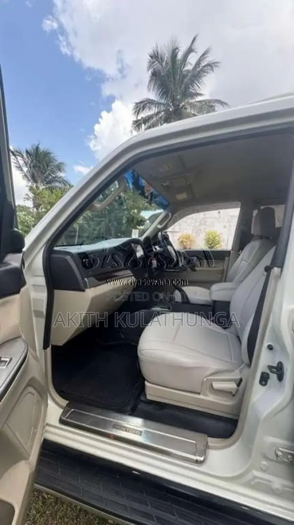Mitsubishi Montero 2013 SUV (Used)