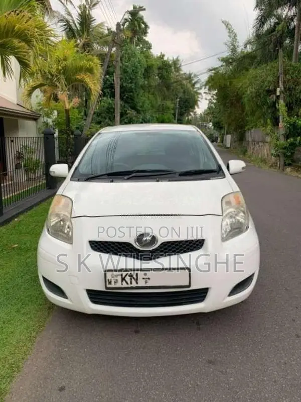 Toyota Vitz 2007 Car (Used)