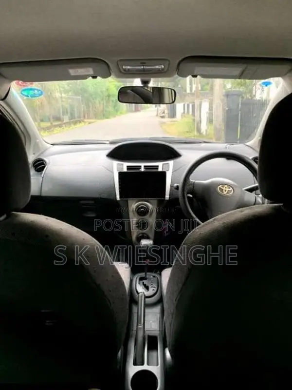 Toyota Vitz 2007 Car (Used)