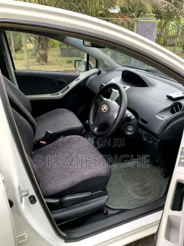 Toyota Vitz 2007 Car (Used)