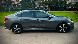 Honda Civic Sedan Techpack 2019 Car (Used)