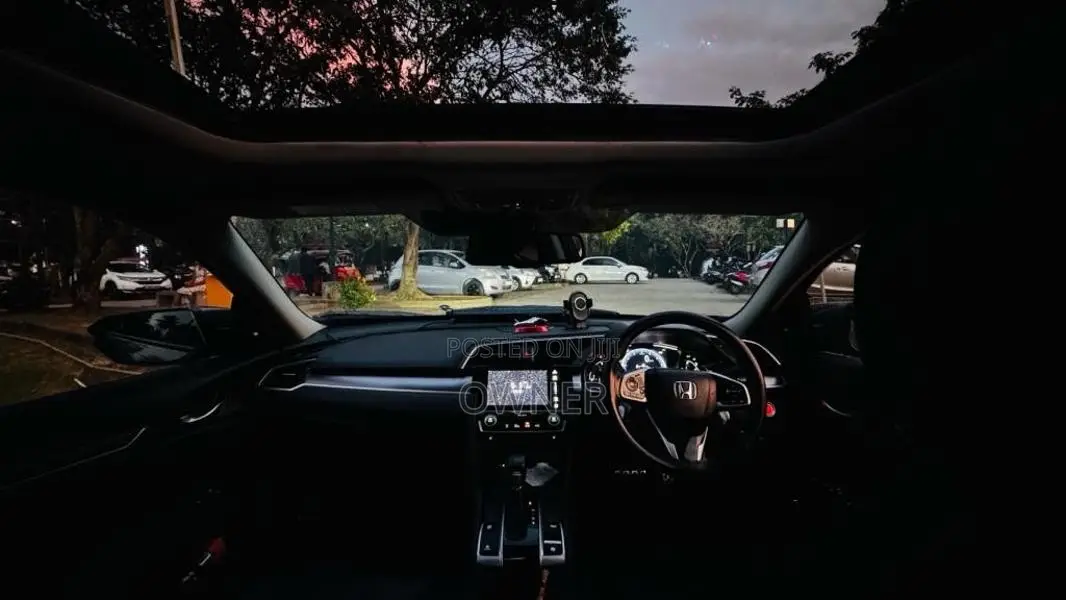 Honda Civic Sedan Techpack 2019 Car (Used)