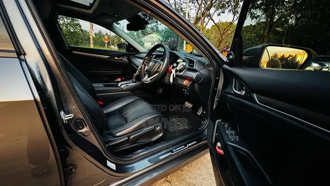 Honda Civic Sedan Techpack 2019 Car (Used)