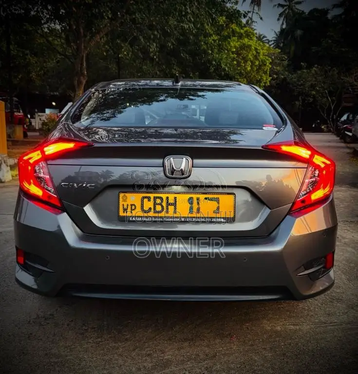 Honda Civic Sedan Techpack 2019 Car (Used)