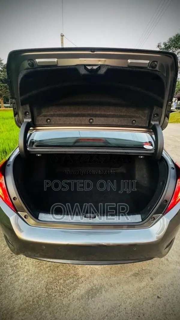 Honda Civic Sedan Techpack 2019 Car (Used)