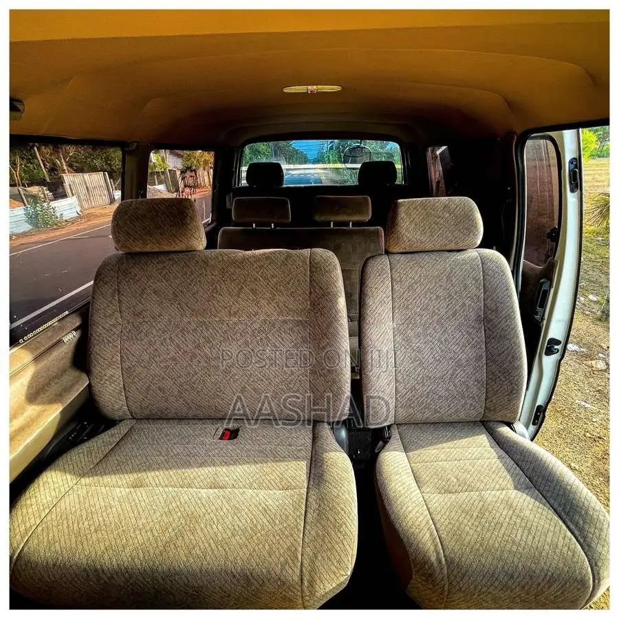 Toyota Dolphin 1995 Van (Used)