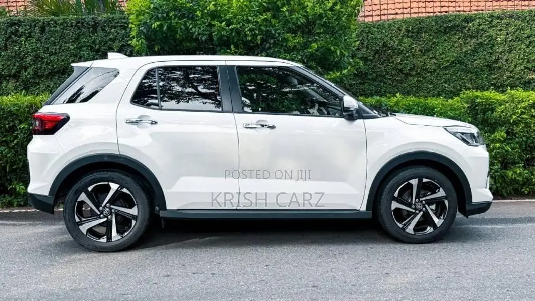 Toyota Raize 1 2L Z Hybrid 2025 SUV Unregistered (Recondition)