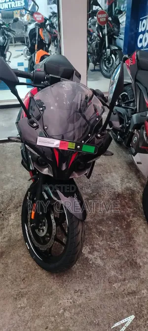 New Bajaj Pulsar RS200 2026 Black