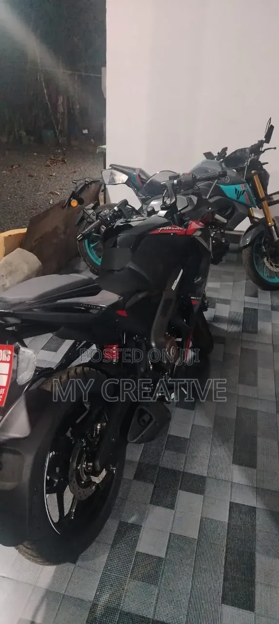 New Bajaj Pulsar RS200 2026 Black