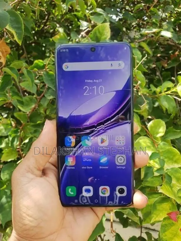 Vivo V50e (8GB/256GB) (Used)