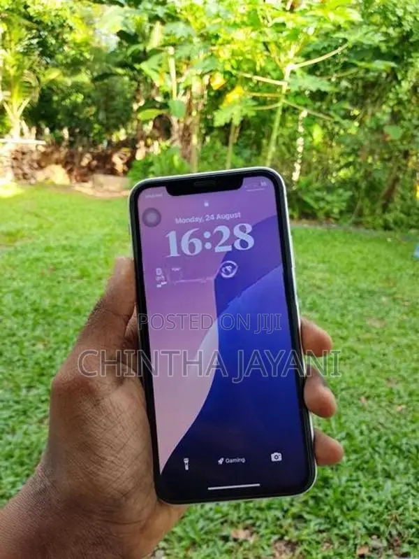 Apple iPhone XR (Used)