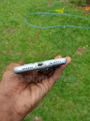 Apple iPhone XR (Used)