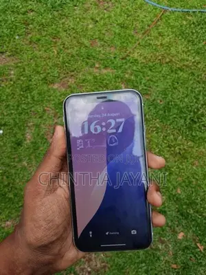 Apple iPhone XR (Used)