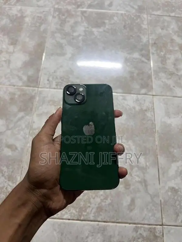 Apple iPhone 13 (Used)