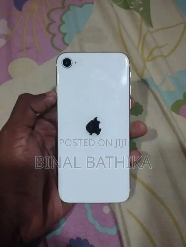 Apple iPhone SE 3 (Used)