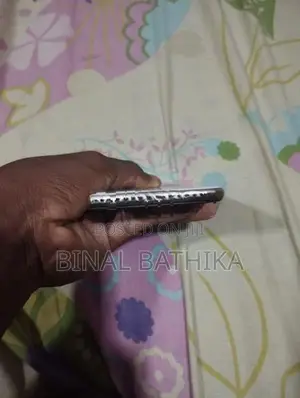 Apple iPhone SE 3 (Used)