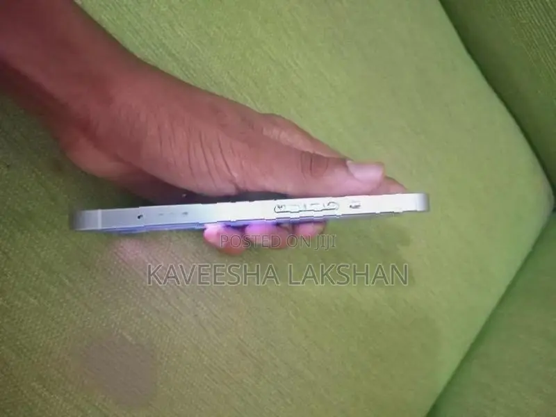 Apple iPhone 13 (Used)