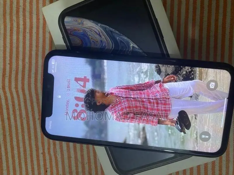 Apple iPhone XR (Used)