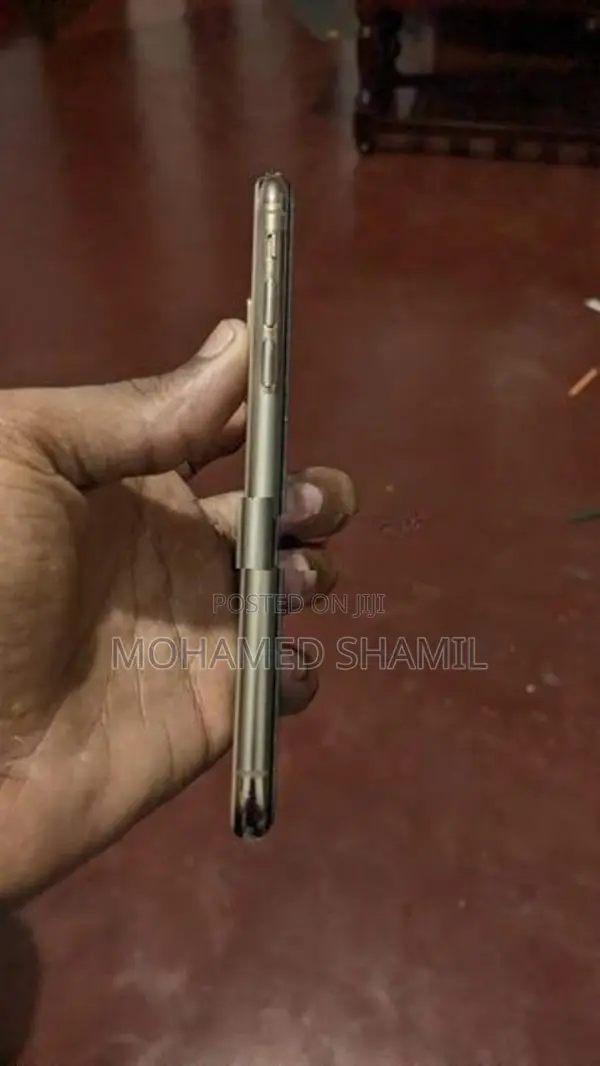 Apple iPhone XS (Used)