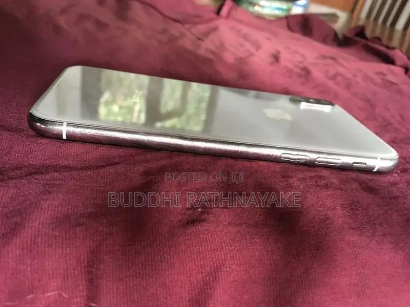Apple iPhone XS (Used)