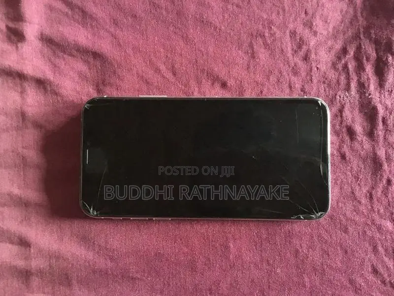 Apple iPhone XS (Used)