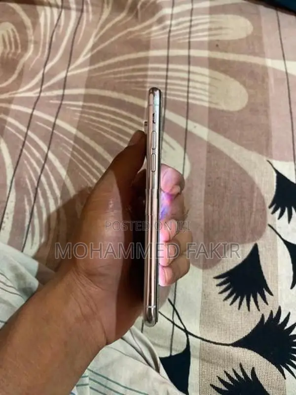 Apple iPhone XS (Used)