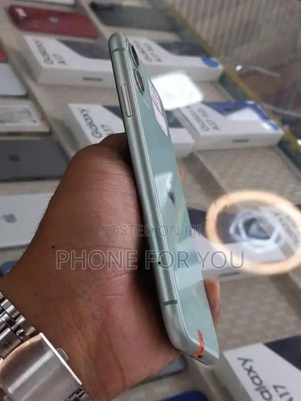 Apple iPhone 11 (Used)