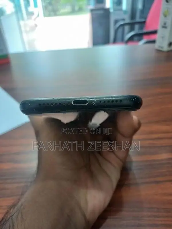 Apple iPhone XR (Used)