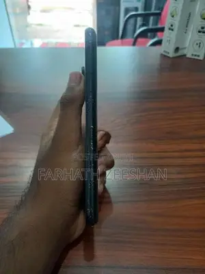 Apple iPhone XR (Used)