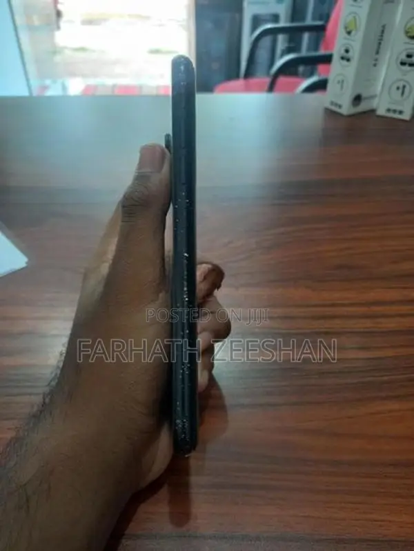 Apple iPhone XR (Used)