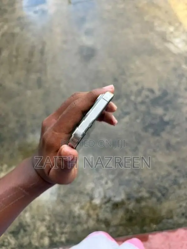 Apple iPhone 15 Pro (Used)