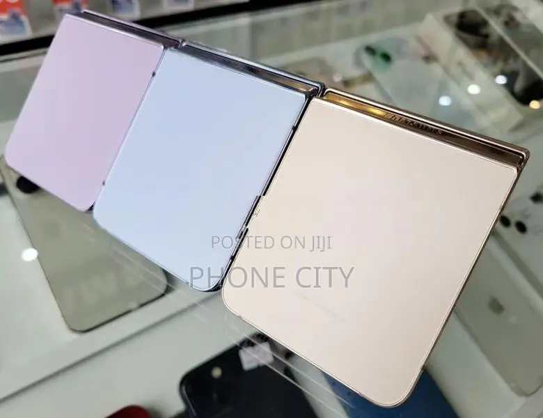 Samsung Z Flip 4 5G 256GB 8GB RAM (Used)