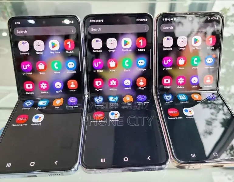 Samsung Z Flip 4 5G 256GB 8GB RAM (Used)
