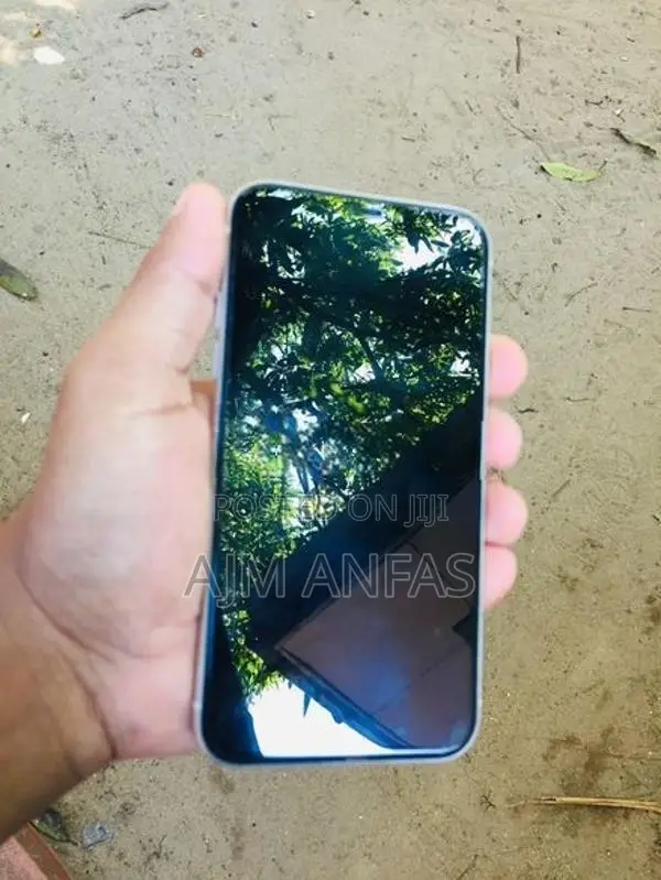 Apple iPhone 11 256GB (Used)
