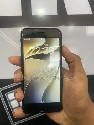 Apple iPhone SE 2 (Used)