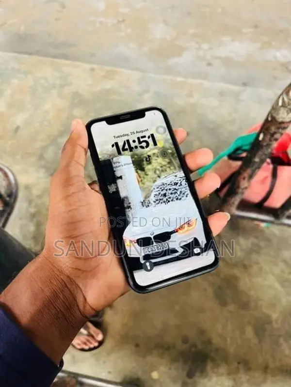 Apple iPhone 11 (Used)