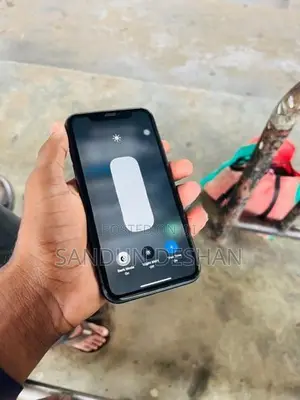 Apple iPhone 11 (Used)