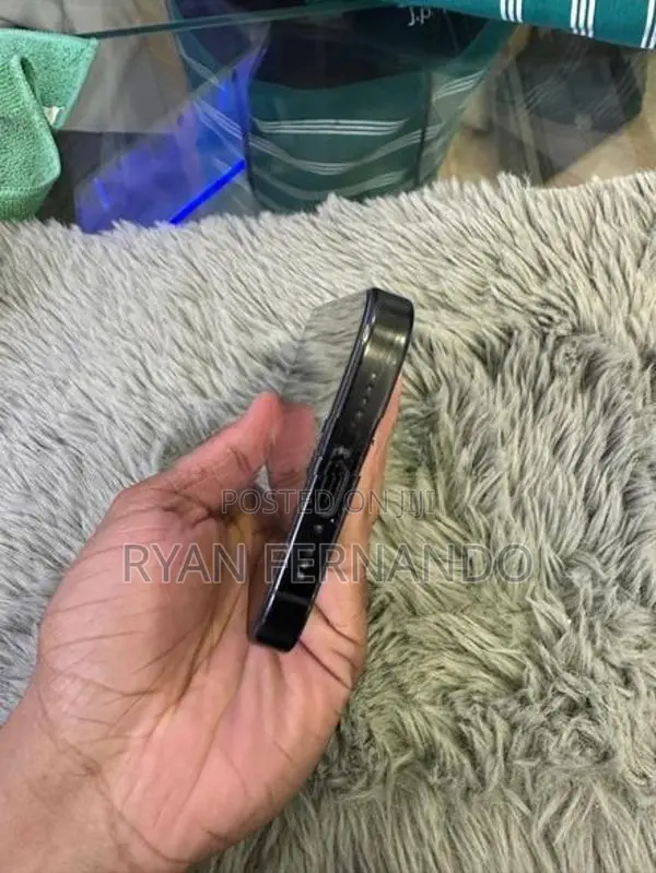 Apple iPhone 16 Pro (Used)